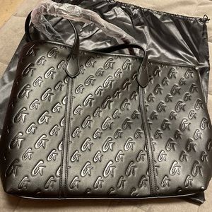 Glamaholics sleek tote